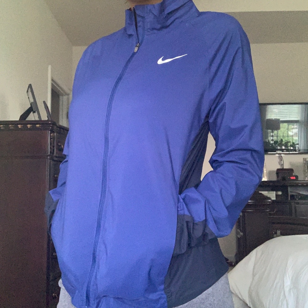 nike windbreaker